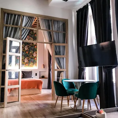 Casa Blanca Apartment *